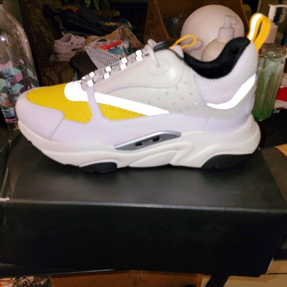 Christian Dior B22's